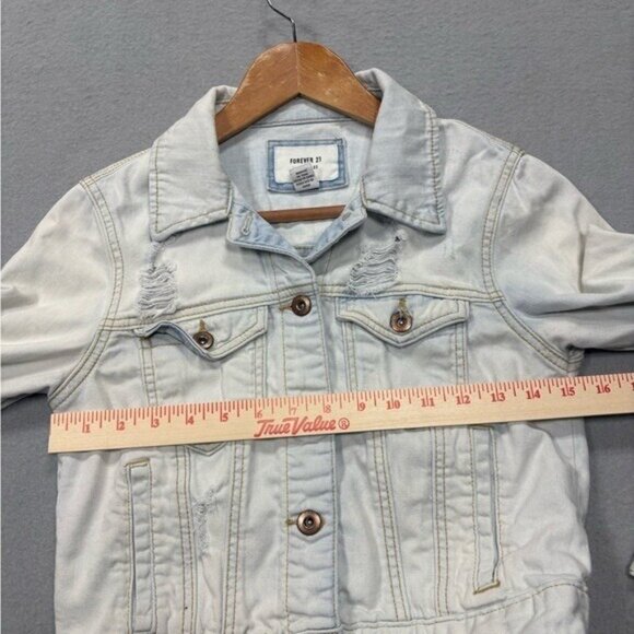 Forever 21 Small Women's Light Blue Wash Denim Distressed Jean Jacket Cropped - Picture 11 of 11